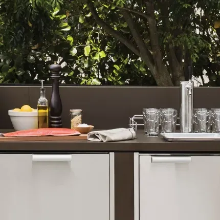 outdoor kitchen
